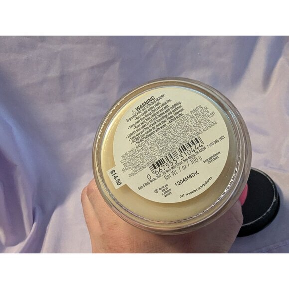 Bath & Body Works Merry Cookie Scented Candle Glass Jar Natural Essential Oils - Picture 3 of 3